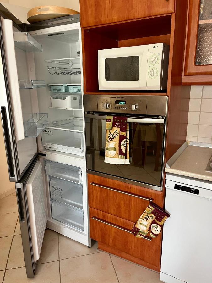 Budapest Airport Smiley House Gyal Екстер'єр фото